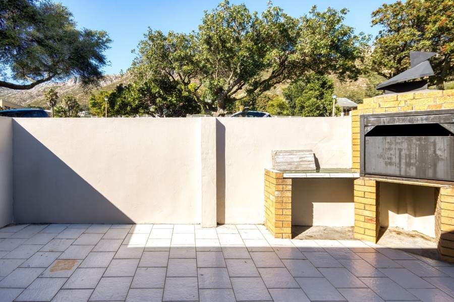 3 Bedroom Property for Sale in Mountainside Western Cape